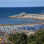 Mona Lisa 3* Cattolica