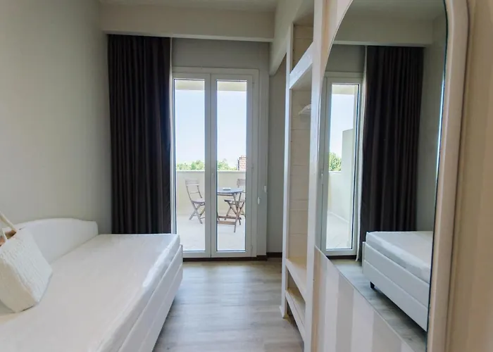 Mona Lisa 3* Cattolica