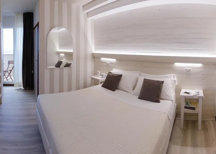 Mona Lisa 3* Cattolica