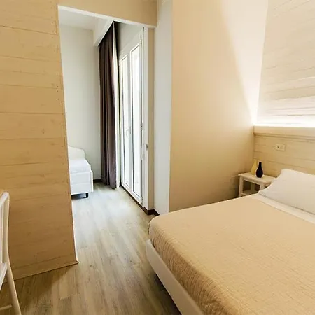 Mona Lisa Hotel 3*