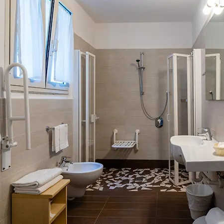 Mona Lisa Hotel 3*