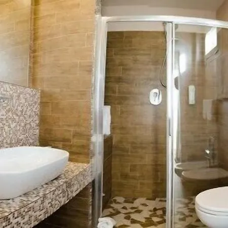 ホテル Mona Lisa カットーリカ