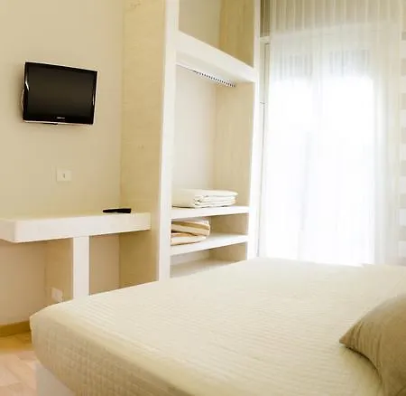 ホテル Mona Lisa カットーリカ