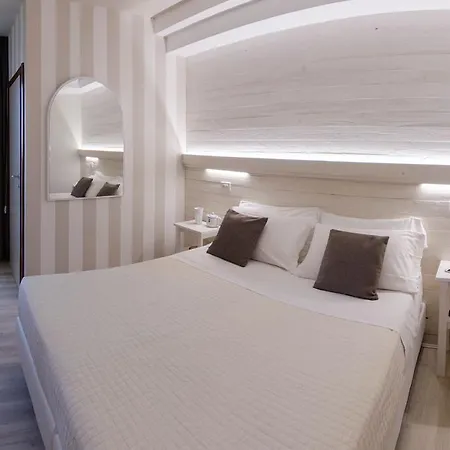 Mona Lisa 3* Cattolica