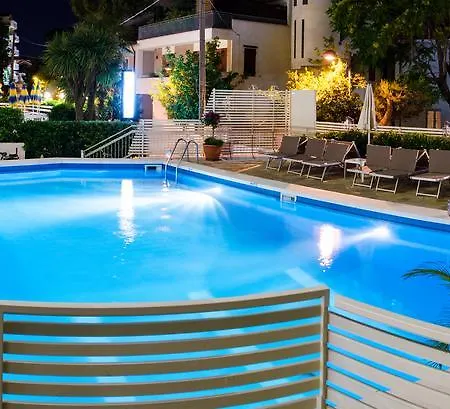 Mona Lisa ホテル カットーリカ