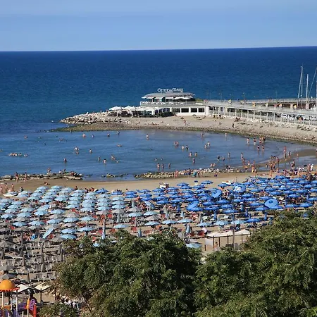 Mona Lisa 3* Cattolica